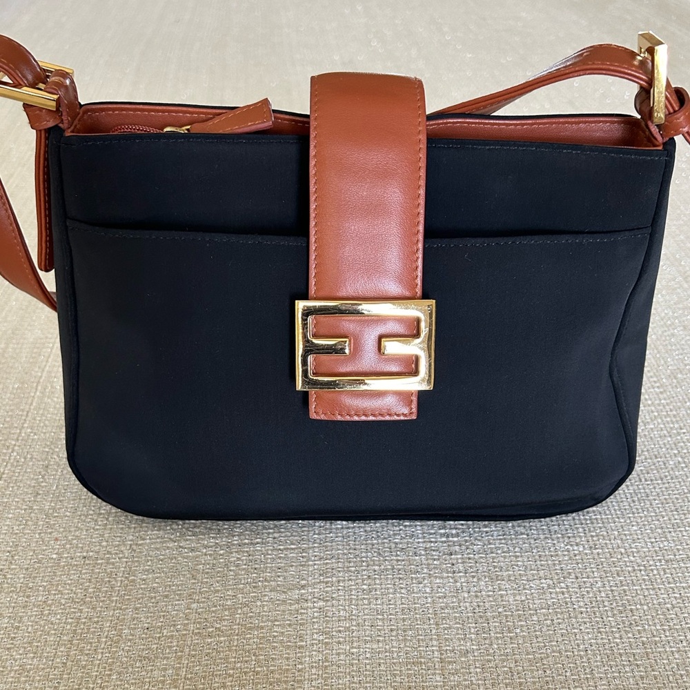 Ashreil Black and Dark Tan/Brown Purse Handbag